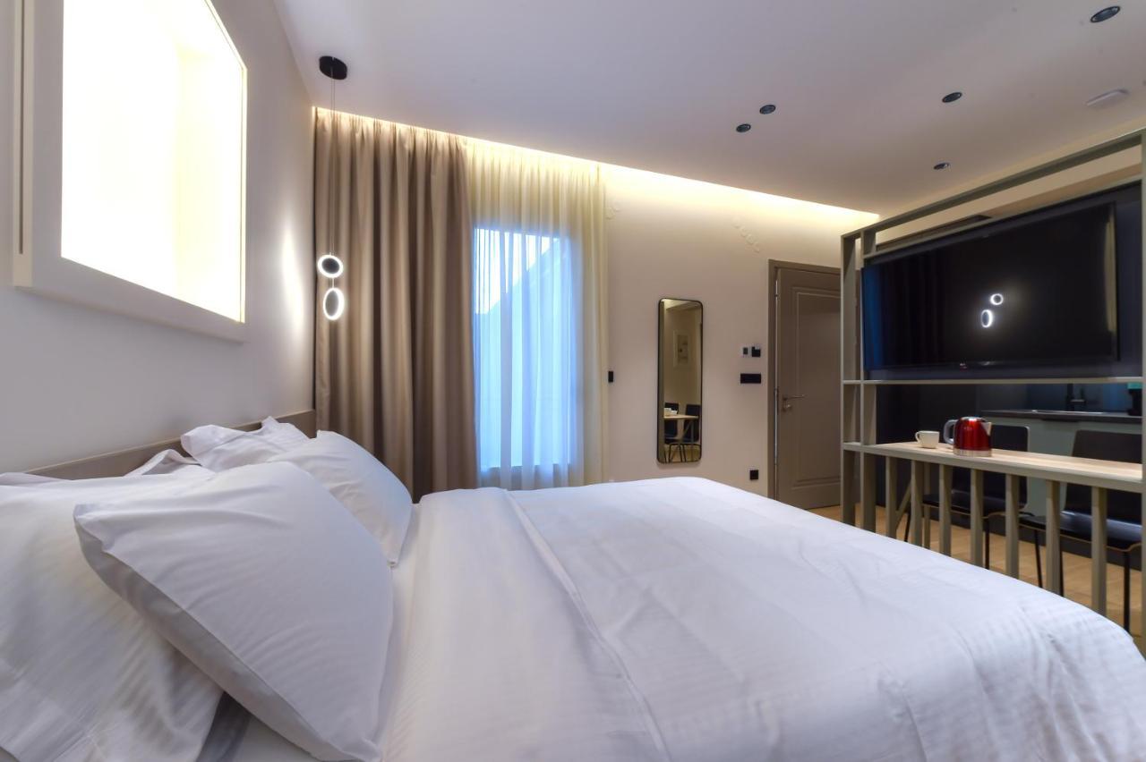 Zalo Urban Living Spaces Apartment