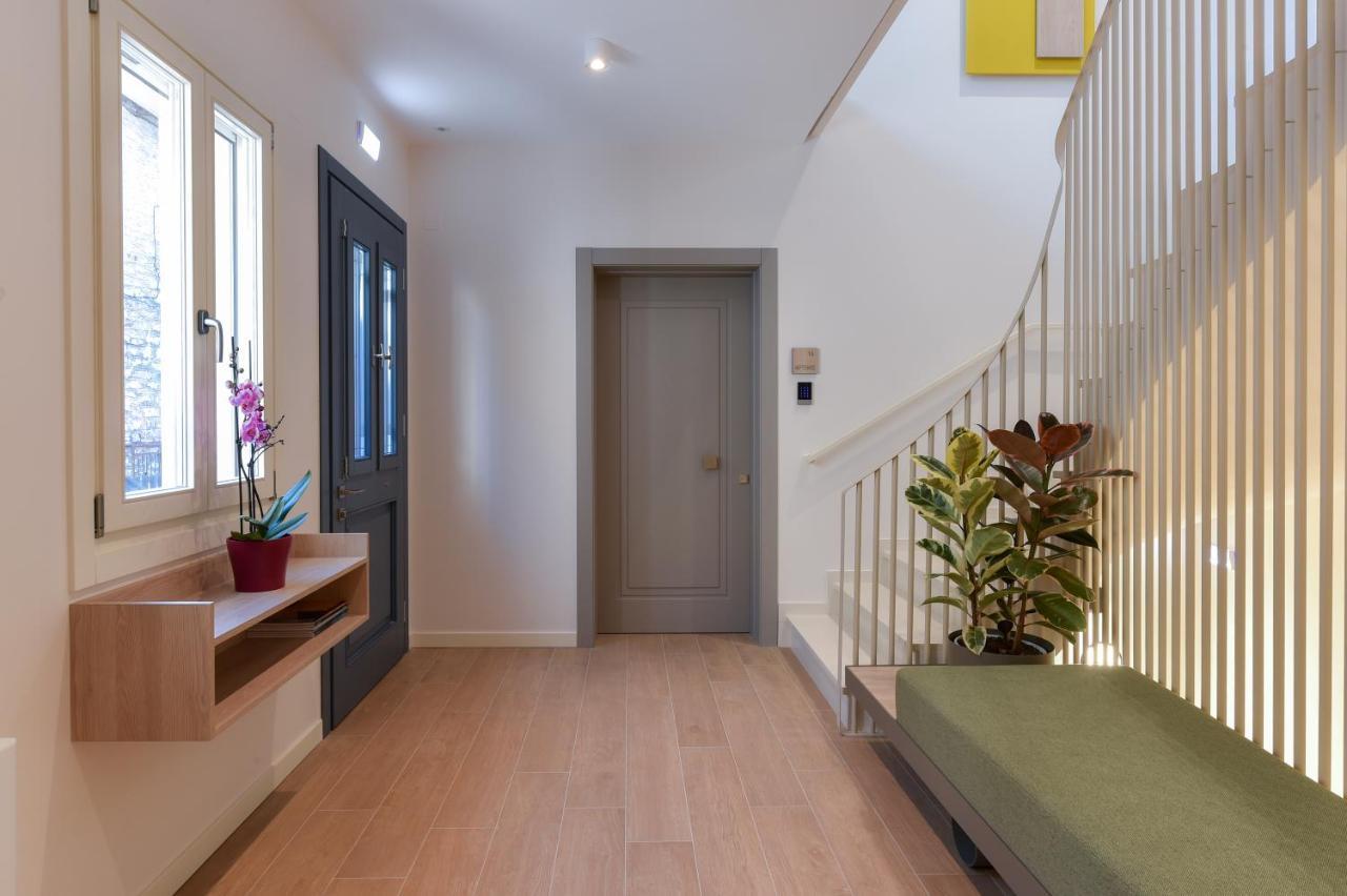 Apartment Zalo Urban Living Spaces *